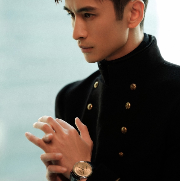 江詩丹頓傳承系列逆跳星期日歷腕表(圖) 江詩丹頓傳承系列逆跳星期日歷腕表(圖)